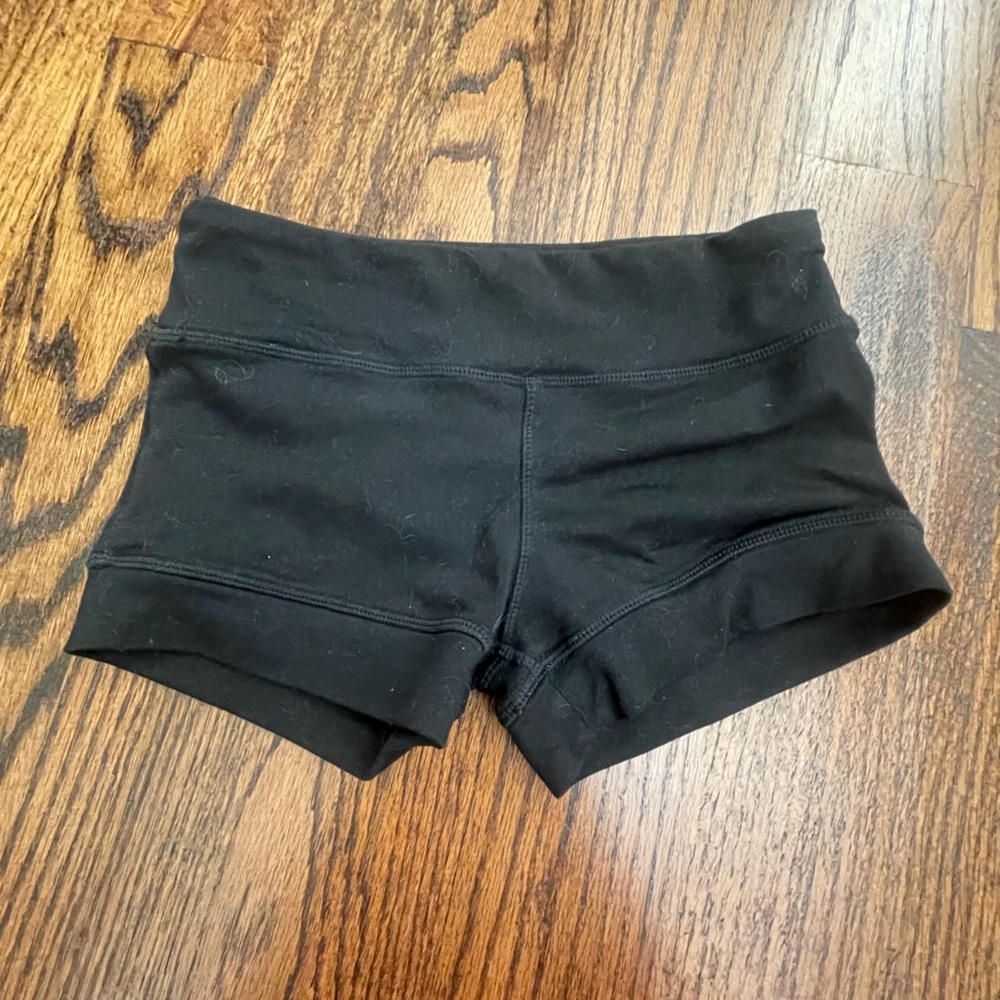 California kisses black bootie shorts size small